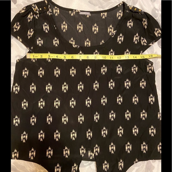 Charlotte Russe top - Picture 3 of 4